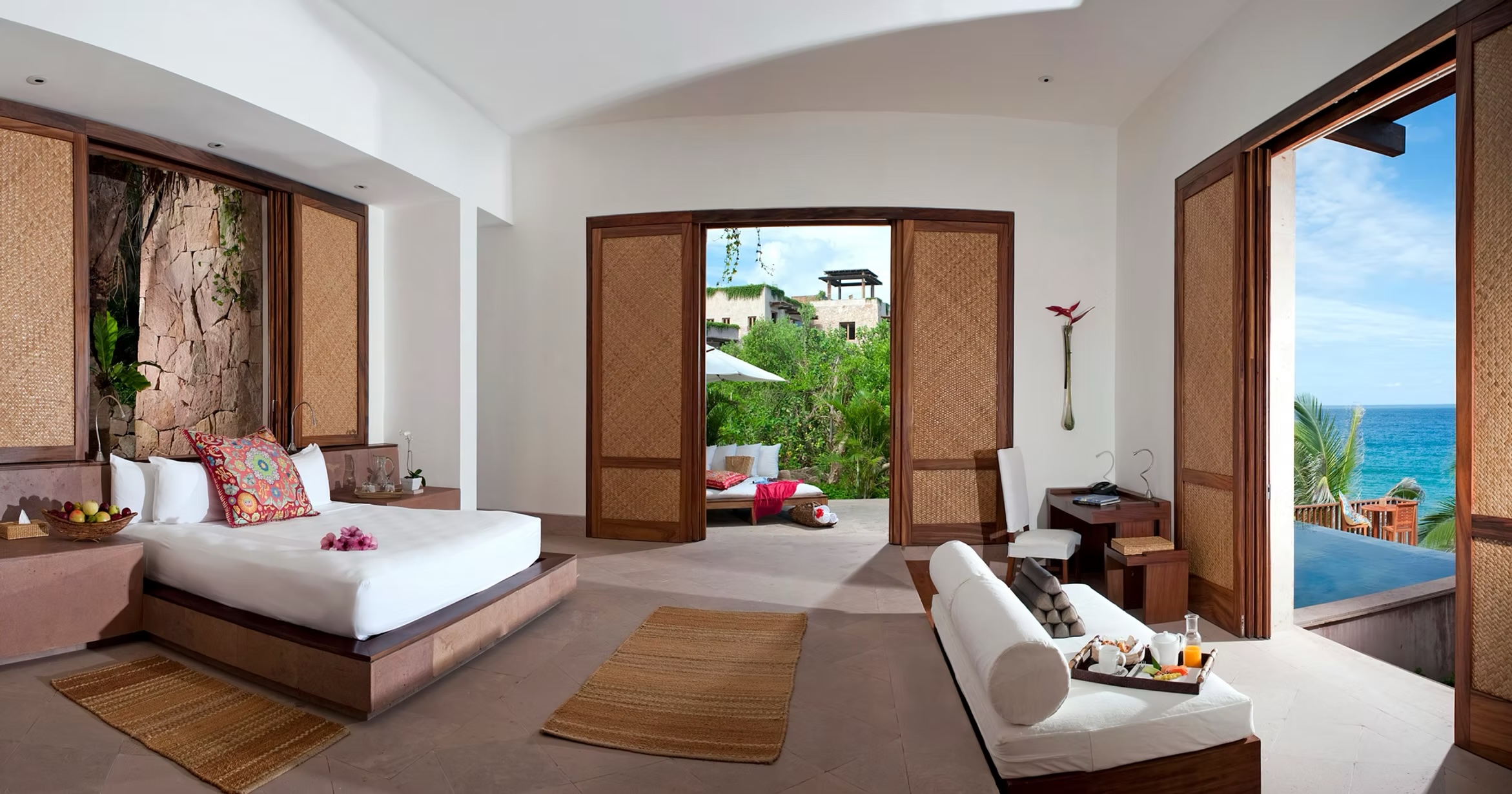 Oceanview suite at Imanta Resorts Punta de Mita, ideal for incentive travel and executive retreats. Features open-air design, private pool, and seamless indoor-outdoor layout for luxury MICE accommodations in Mexico.